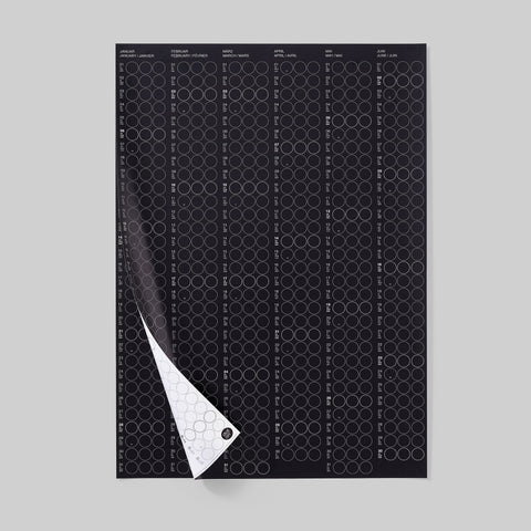 dot on Halbjahresplaner auf zwei Seiten Format 50x69 cm Jahresplaner mit Klebepunkten unbeklebt beidseitig bedruckt schwarz und weiße Seite