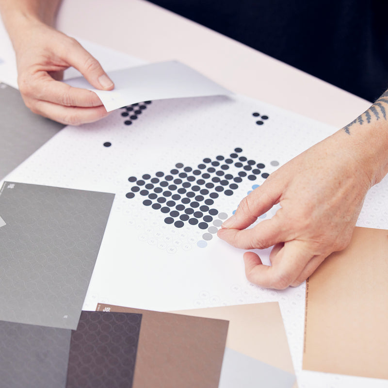 My Pixelart | Bastelset mit Stickern | Individuell bedrucktes Poster oder Platte - dot on