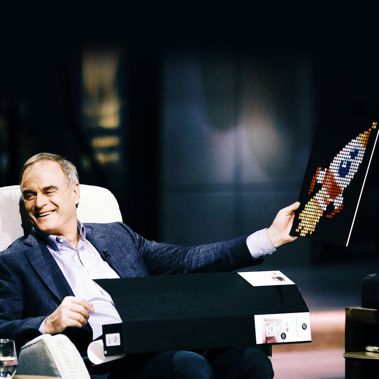 Georg Kofler mit unserer Pixelart in der "Höhle der Löwen"