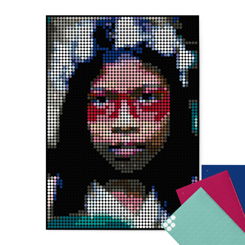 LIMITED EDITION: Pixelart | Bastelset mit Stickern | Motiv: waorani girl | 50x70 cm - dot on